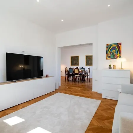 Stylish Arc De Triomphe Herastrau Apartamento