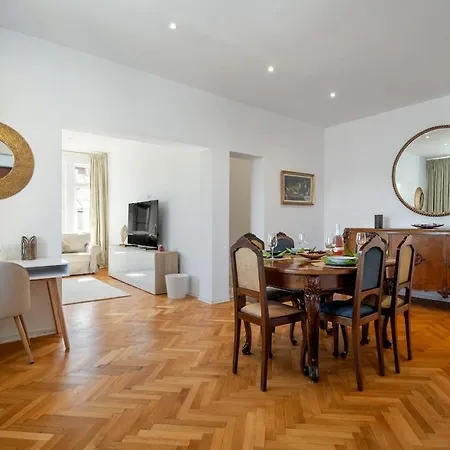 Stylish Arc De Triomphe Herastrau Apartamento Bucarest